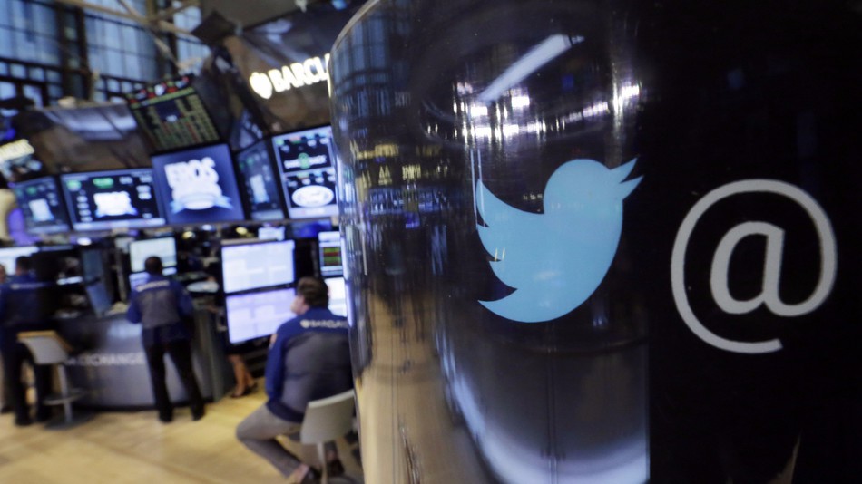 Twitter tweaks video again, adding view counts for some users