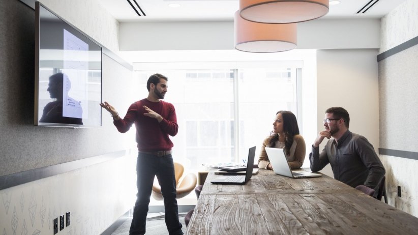 2 Secrets About Online Media Presentations 2 Secrets About Online Media Presentations