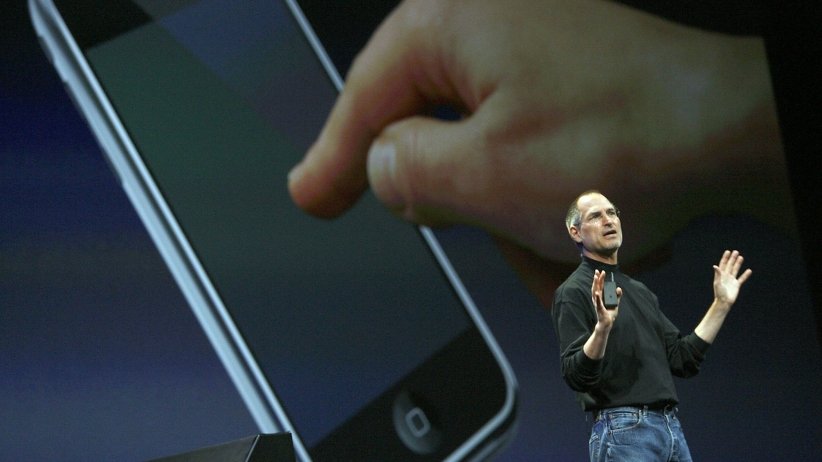 How Steve Jobs Mislead a Room Full of Tech Media and Changed the World