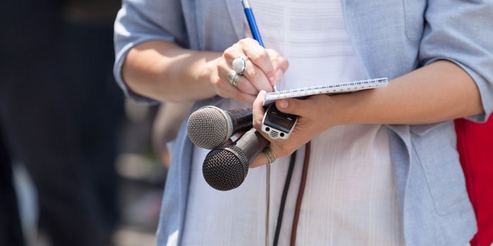 10 Credible Ways to Show the Media You’re an Expert Worth Interviewing
