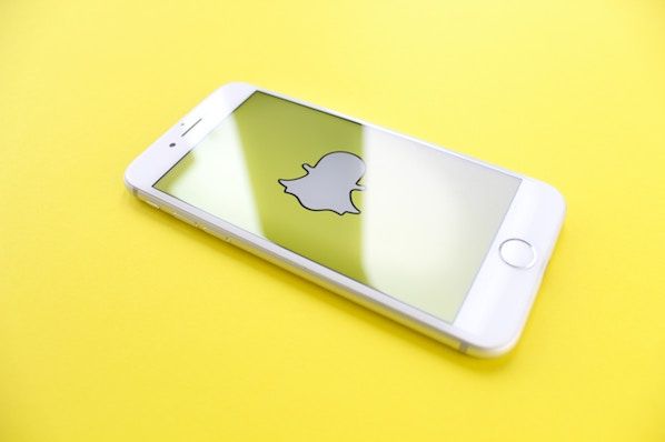 How to Use Snapchat: A Detailed Look Into HubSpot’s Snapchat Strategy