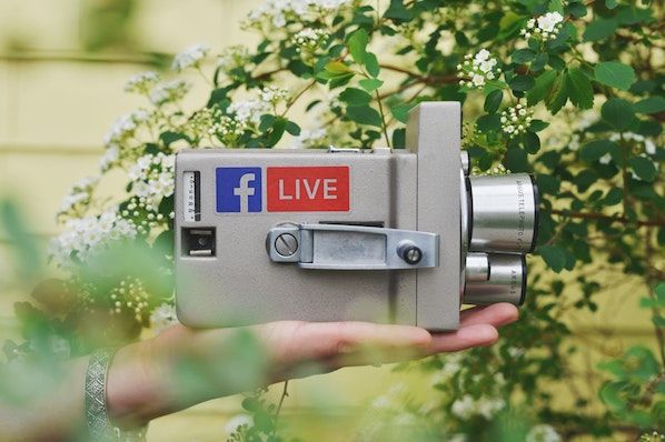 How to Use Facebook Live: The Ultimate Guide