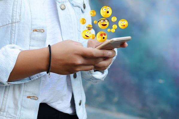 What Do Snapchat Emojis Mean? 👻 😎